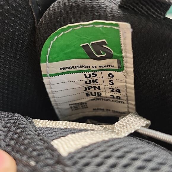 BURTON Men’s Progression SZ Snowboard Boots Matrix 2 Inners Size 6 YOUTH - Picture 9 of 10